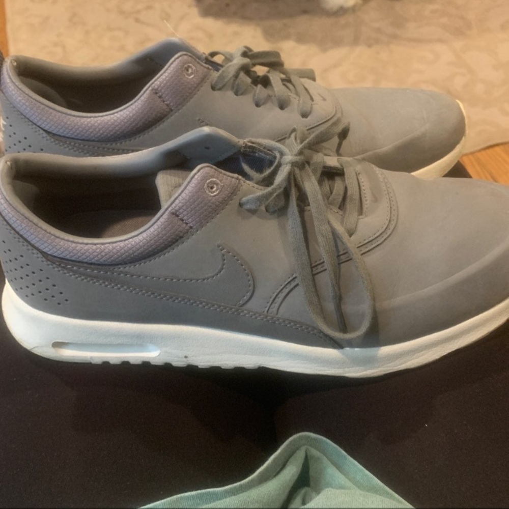Nike tennis shoes